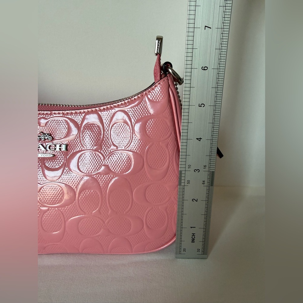 NWT Coach Teri Shoulder Bag In Signature Leather Pink/Silver Heart Charm CDA98 - Picture 9 of 15